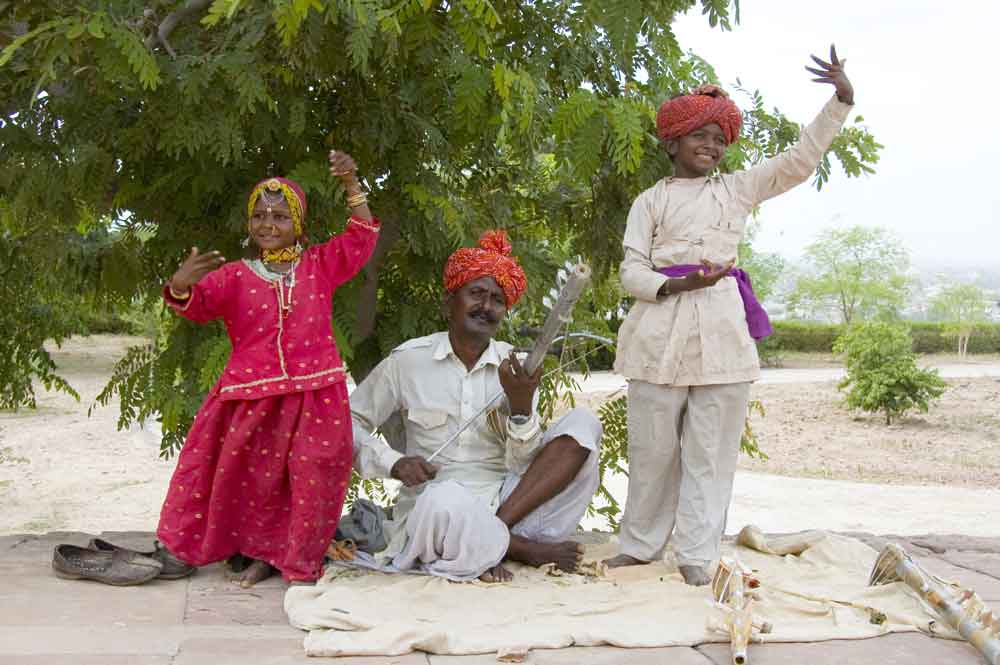 India - Jodhpur - músico y bailarines - 2009
